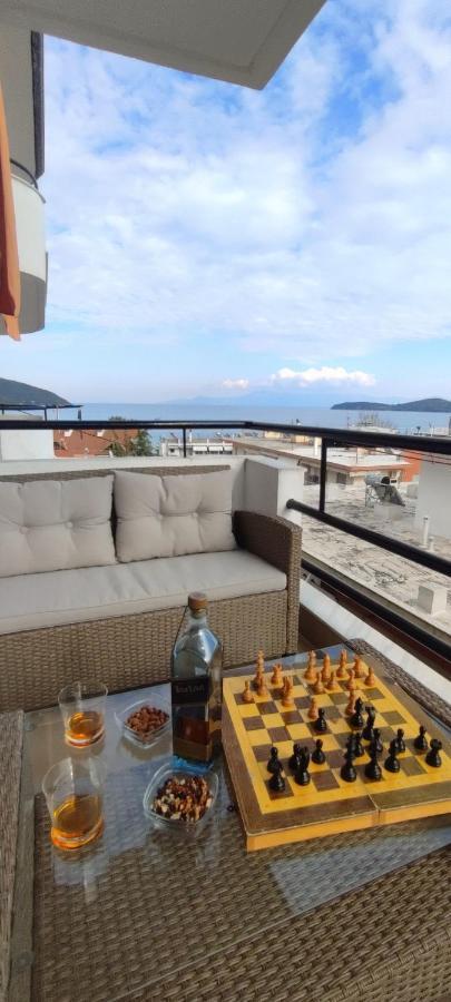 Seagull Apartments Néa Péramos Bagian luar foto