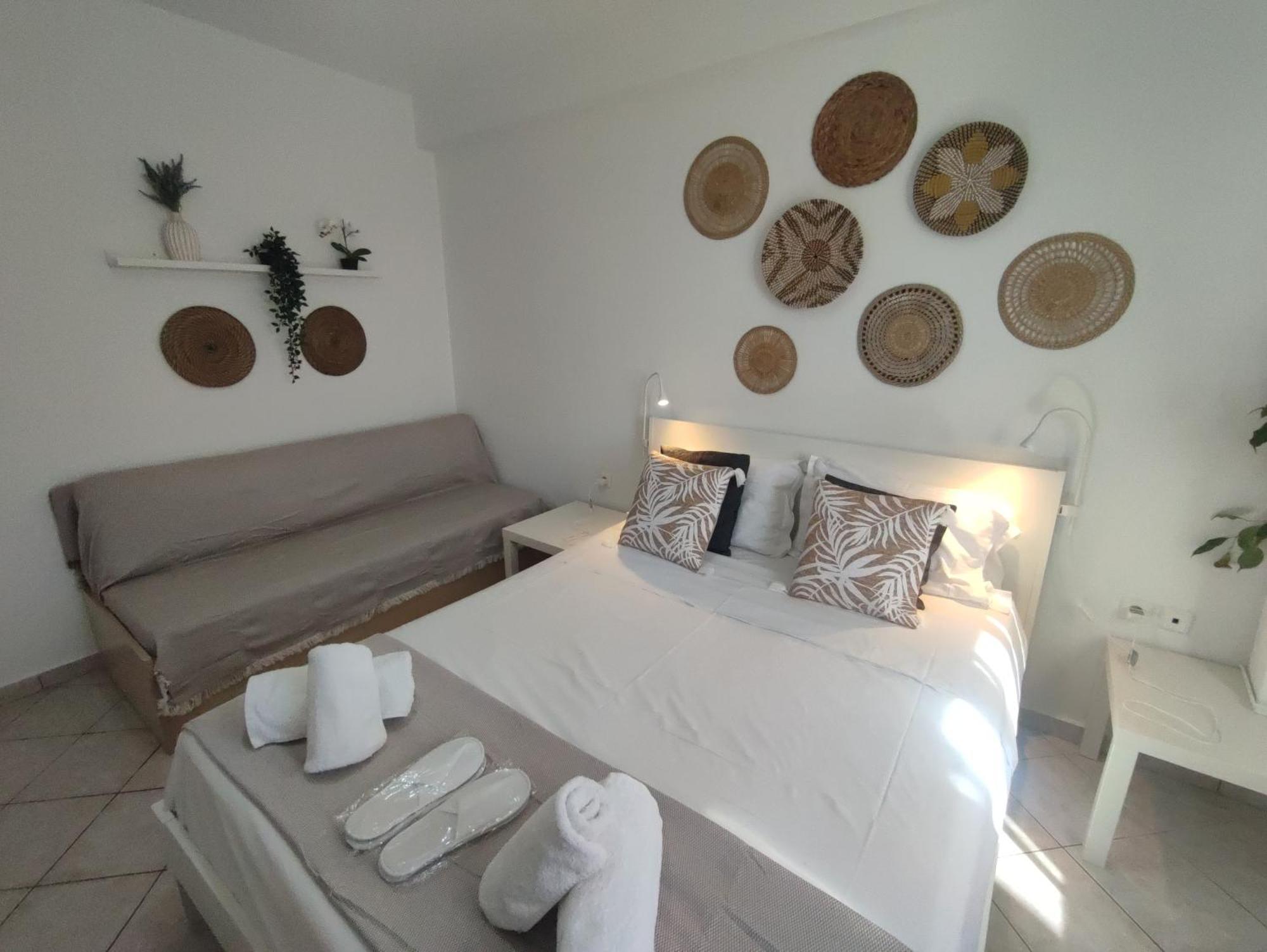 Seagull Apartments Néa Péramos Bagian luar foto