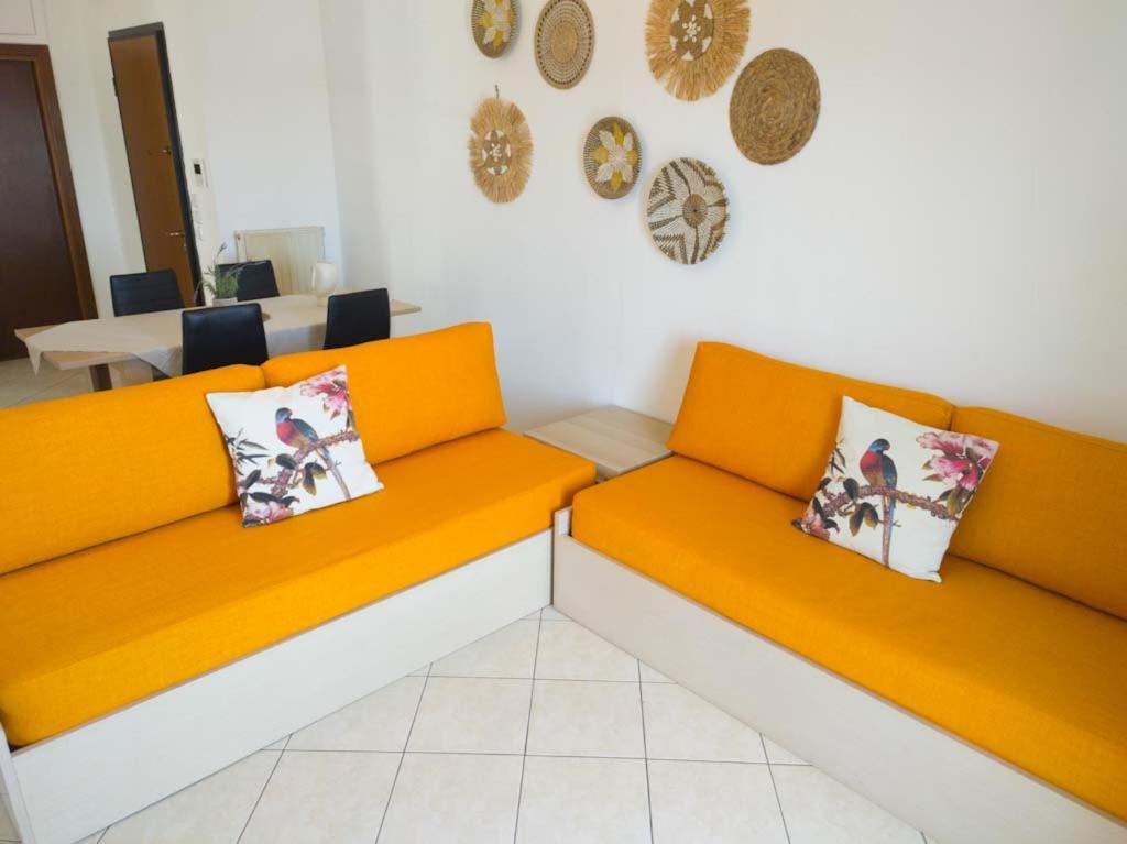 Seagull Apartments Néa Péramos Bagian luar foto